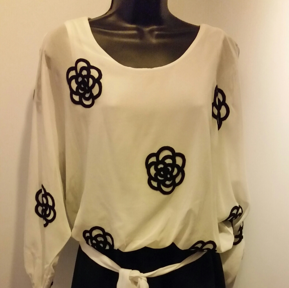 Ladies white and black flower embellished dress
